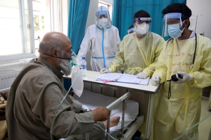 طغیان موج سوم کرونا در افغانستان | شناسایی ۱۵۰۹ بیمار جدید در ۲۴ ساعت گذشته
