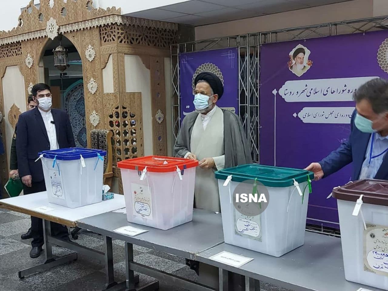 لحظه به لحظه با انتخابات ۱۴۰۰ | کدام یک از چهره‌های سیاسی رای خود را در صندوق انداخته‌اند + تصاویر