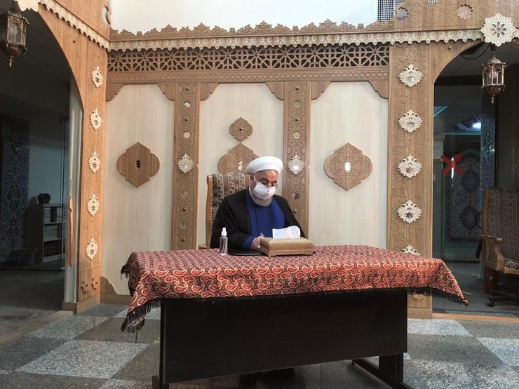 لحظه رأی دادن حسن روحانی بدون حضور خبرنگاران و عکاسان + عکس