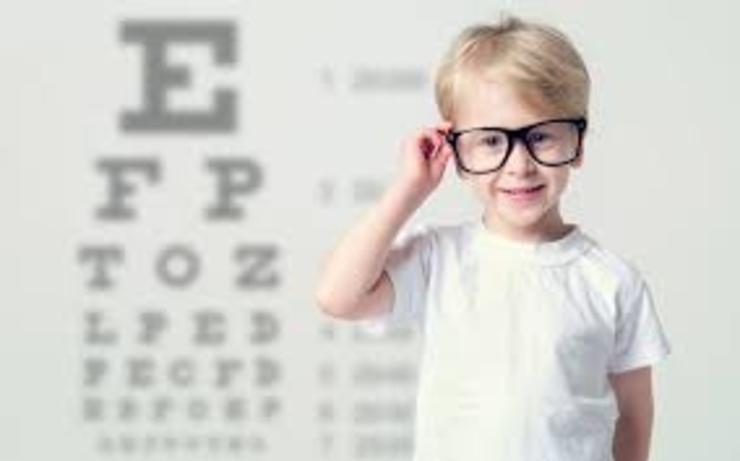 غربالگری اختلالات بینایی کودکان خراسان‌رضوی