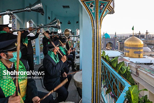 آیین نقاره نوازی حرم مطهر رضوی در آستانه میلاد امام رضا(ع)