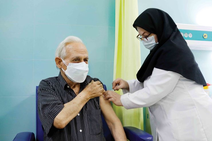 اطلاعیه مهم وزارت بهداشت درباره واکسیناسیون افراد بالای ۷۰ سال