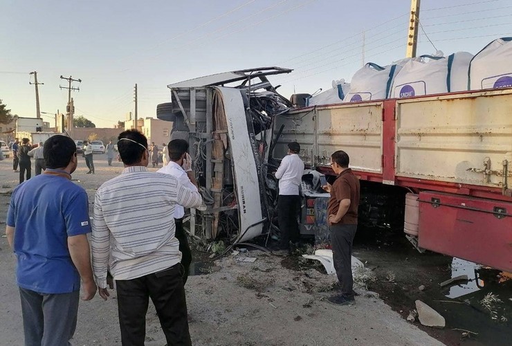لحظه واژگونی اتوبوس در دهشیر یزد + فیلم