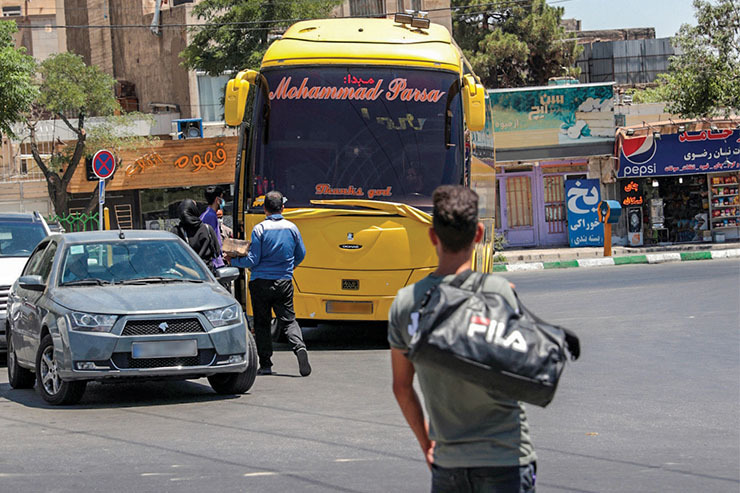 روایتی از وضعیت اتوبوس‌های برون‌شهری در پایانه‌های امام رضا (ع) و انقلاب مشهد