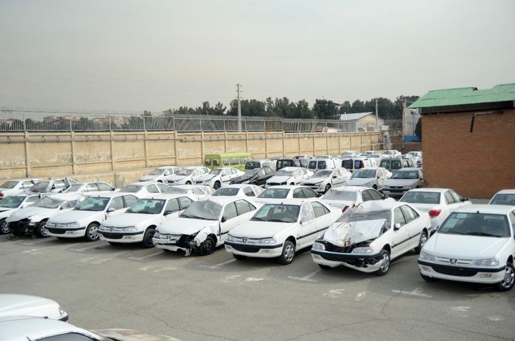 مزایده ایران خودرو؛ از رونمایی پژو ۲۰۷ صندوقدار با دنده دستی تا فروش پژو ۲۰۰۸ صفر کیلومتر مدل ۹۹