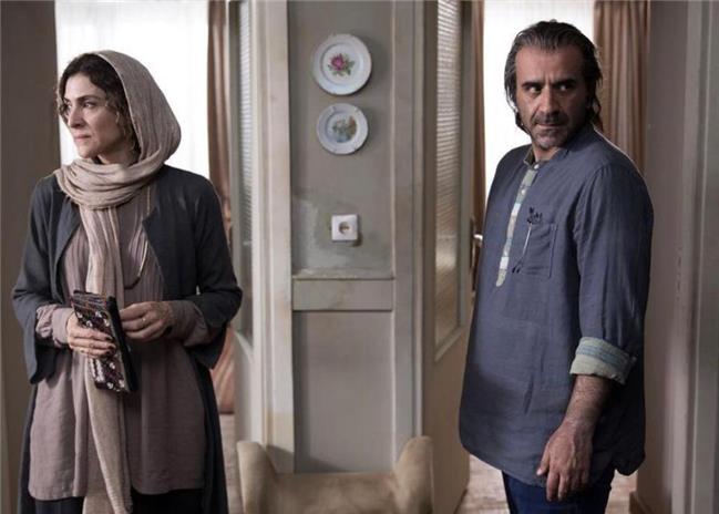 کاظم ملایی از احتمال اکران آنلاین فیلم «گورکن» خبر داده است