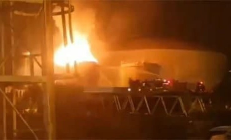 حادثه آتش‌سوزی در پتروشیمی خارک + فیلم و تصاویر