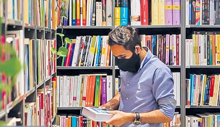 رکوردشکنی کتاب‌خوان‌های مشهد در موج پنجم کرونا
