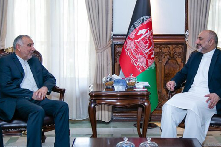 نماینده ویژه ظریف در امور افغانستان با حنیف اتمر دیدار کرد