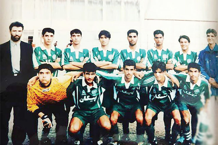 قاب خاطره | تیم فوتبال جوانان پیام مقاومت مشهد در اواسط دهه ۷۰