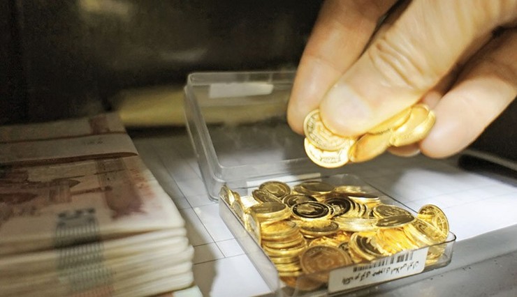 سردرگمی خریداران سکه و اصرار فروشندگان طلا و جواهر بر ارائه ندادن فاکتور!
