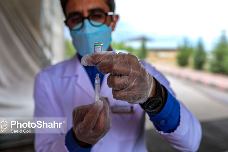 واکسیناسیون فعالان صنعت گردشگری خراسان رضوی؛ تاکنون ۳۰۰۰ نفر واکسینه شدند