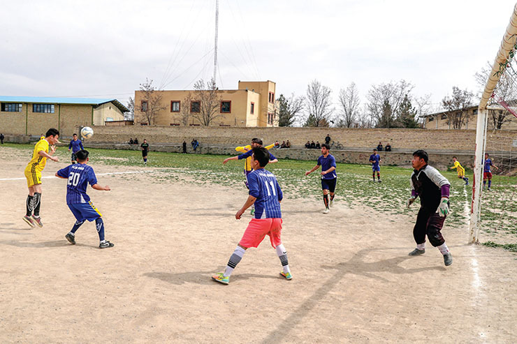 شروع دوباره لیگ فوتبال خاکی در مشهد