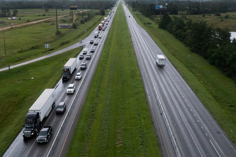 ترافیک در توفان آیدا در آمریکا