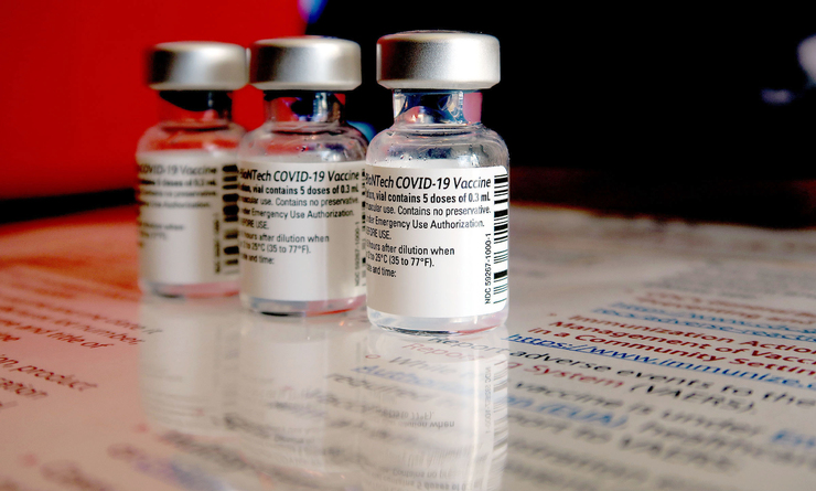 چه کسانی باید دوز سوم واکسن کرونا (بوستر) را دریافت کنند؟