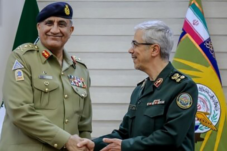 سرلشکر باقری با فرمانده ارتش پاکستان دیدار کرد