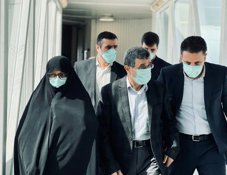 احمدی نژاد و همسرش به دبی رفتند + عکس