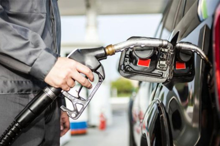 عرضه بنزین سهمیه‌ای در پمپ بنزین‌ها به ۹۰ درصد رسید (۱۰ آبان ۱۴۰۰)