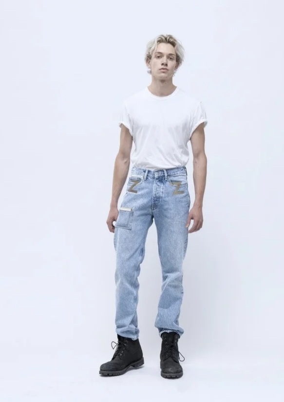 رونمایی سامسونگ از شلوار جین عجیب | جیب اختصاصی برای گوشی جدید سامسونگ