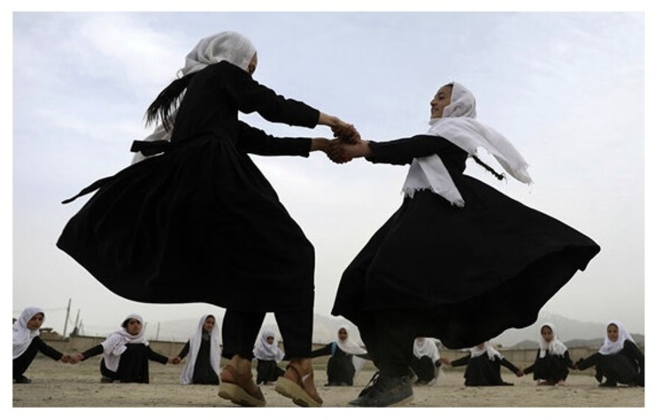 طالبان: اخبار مسرت بخشی درباره بازگشت دختران به مدرسه داریم