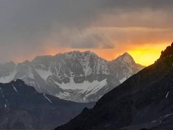 رشته کوه‌های زیبای هندوکش در افغانستان + عکس