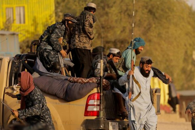 با اسلحه سوار تاکسی نشوید! | دستورات جدید طالبان در ولایت ننگرهار