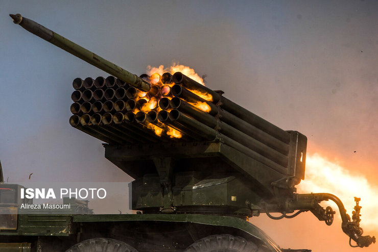 آتش توسط توپخانه راکتی ارتش در رزمایش ذوالفقار ۱۴۰۰ + فیلم