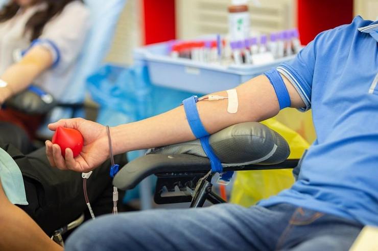 چرا باید در فصل سرما بیشتر به فکر اهدای خون باشیم؟ | یک فراخوان عمومی