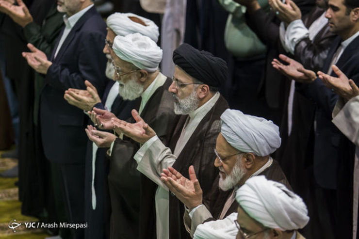 حضور رئیس جمهور در نماز جمعه امروز تهران +  فیلم