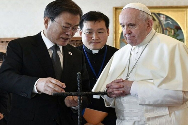 چرا پاپ به دنبال سفر به کره شمالی است؟