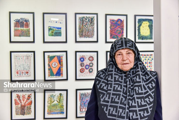 نگاهی به آثار نقاشی زهرا نعمتی، که در قالب نمایشگاه «باغ یک گل» در نگارخانه رادین برگزار شد