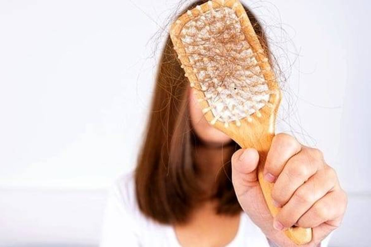 ۵ روش برای جلوگیری از ریزش مو در فصل پاییز