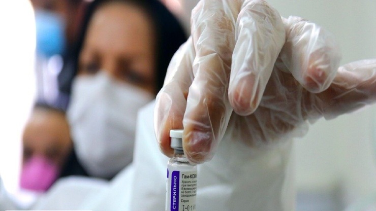 وزیر بهداشت: موفقیت واکسیناسیون کرونا را مدیون وزارت امور خارجه‌ هستیم