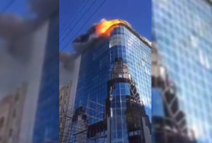 آتش‌سوزی یک برج تجاری در خیابان حافظ اردبیل + فیلم‌ و جزئیات