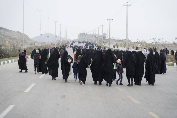 برگزاری پیاده روی بزرگ خانوادگی در مشهد به مناسبت هفته بسیج