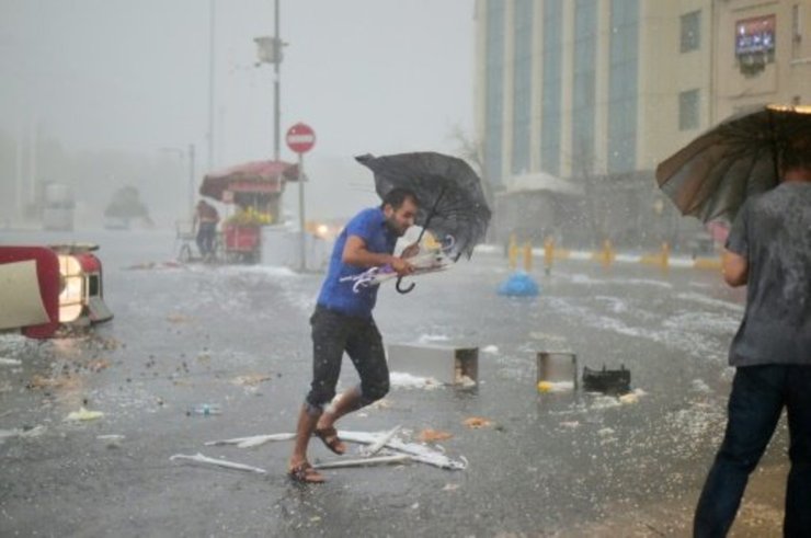 ویدئو | طوفان وحشتناک در استانبول