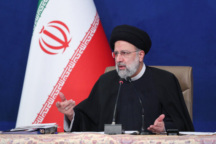 رئیس جمهور به حوادث بازی فوتبال ایران و لبنان در مشهد واکنش نشان داد | باید تمام دستگاه ها خود را موظف به رعایت قانون بدانند