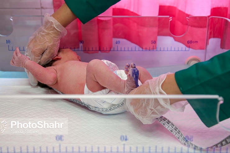 تولد نوزاد شش کیلو و ۵۰۰ گرمی به روش زایمان طبیعی در مشهد