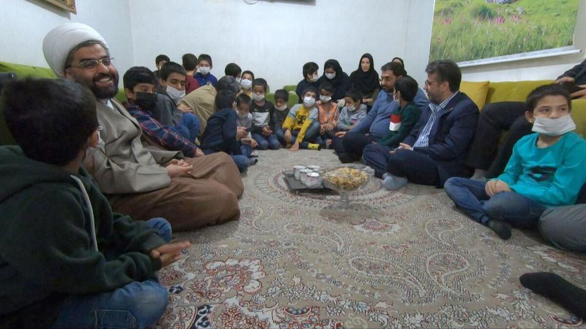 یلدای شهردار مشهدمقدس در کنار کودکان بی‌سرپرست و بدسرپرست