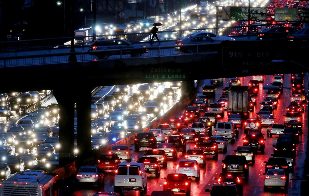ویدئو| ترافیک وحشتناک لس آنجلس آمریکا در آغاز سال نو میلادی