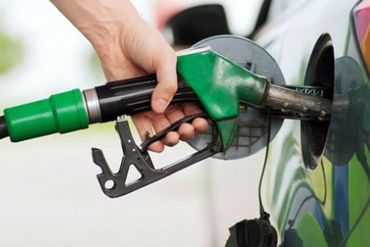 عدم توزیع بنزین سوپر در مشهد صحت ندارد