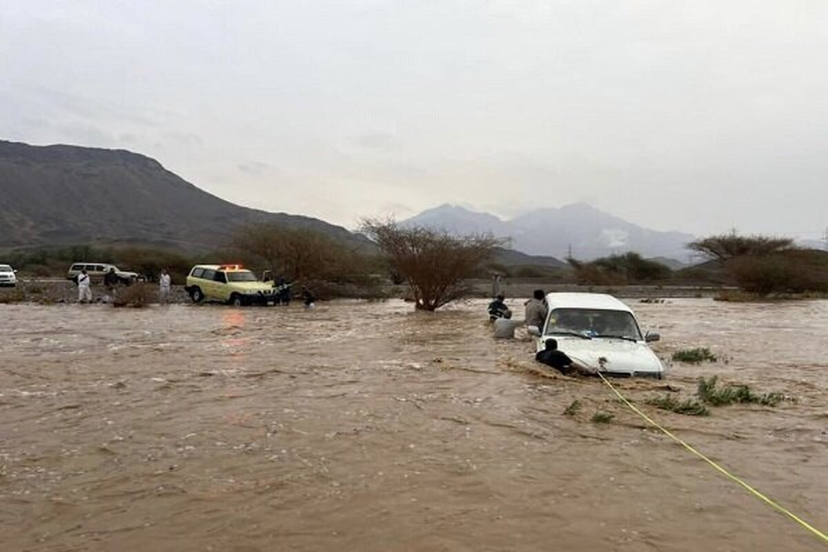 ویدئو| وضعیت بحرانی در شهر ریاض بعد از بارش‌های اخیر