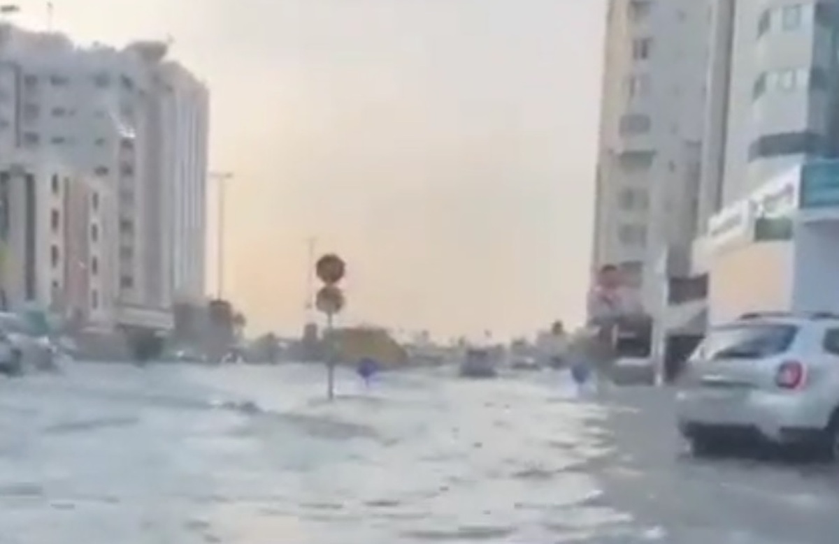 ویدئو| آبگرفتگی در خیابان‌های شارجه امارات بر اثر بارش باران