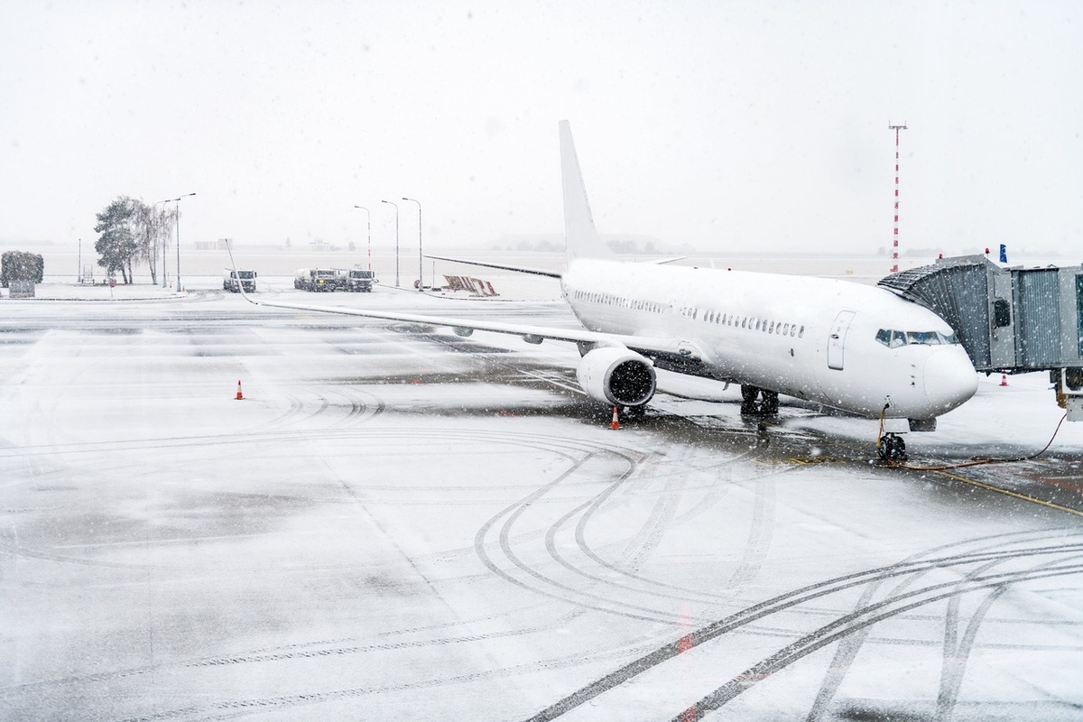 انجام اولین پرواز از فرودگاه شهید هاشمی نژاد مشهد پس از یخبندان (۲۱ دی ۱۴۰۱)
