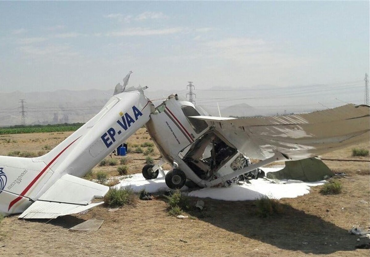 سقوط یک هواپیمای آموزشی در فرخ‌آباد البرز+ فیلم و جزئیات
