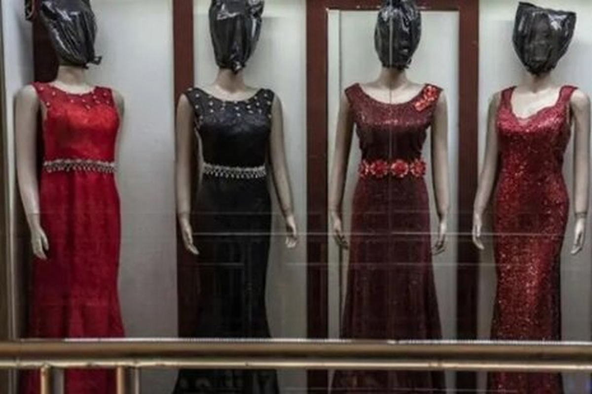 طالبان: سر مانکن‌های مغازه‌های لباس زنانه را بپوشانید