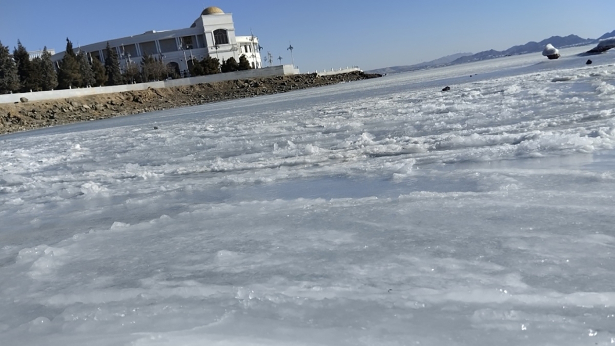 ویدئو| دریای خزر یخ زد!