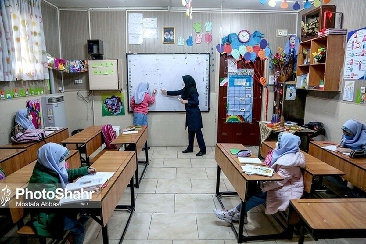 رتبه‌بندی معلمان هنوز کامل انجام نشده است| تعلل ۱۰ ماهه دولت در تعیین رتبه معلمان