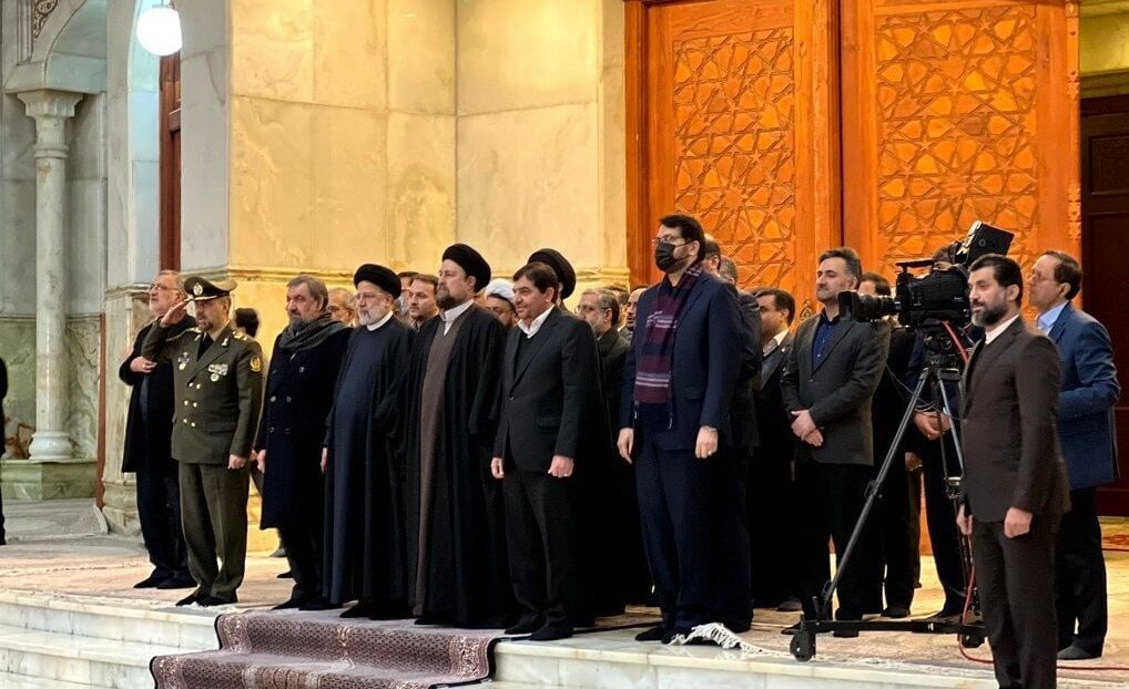 رئیس‌جمهور و اعضای دولت با آرمان‌های امام خمینی(ره) تجدید میثاق کردند+ عکس