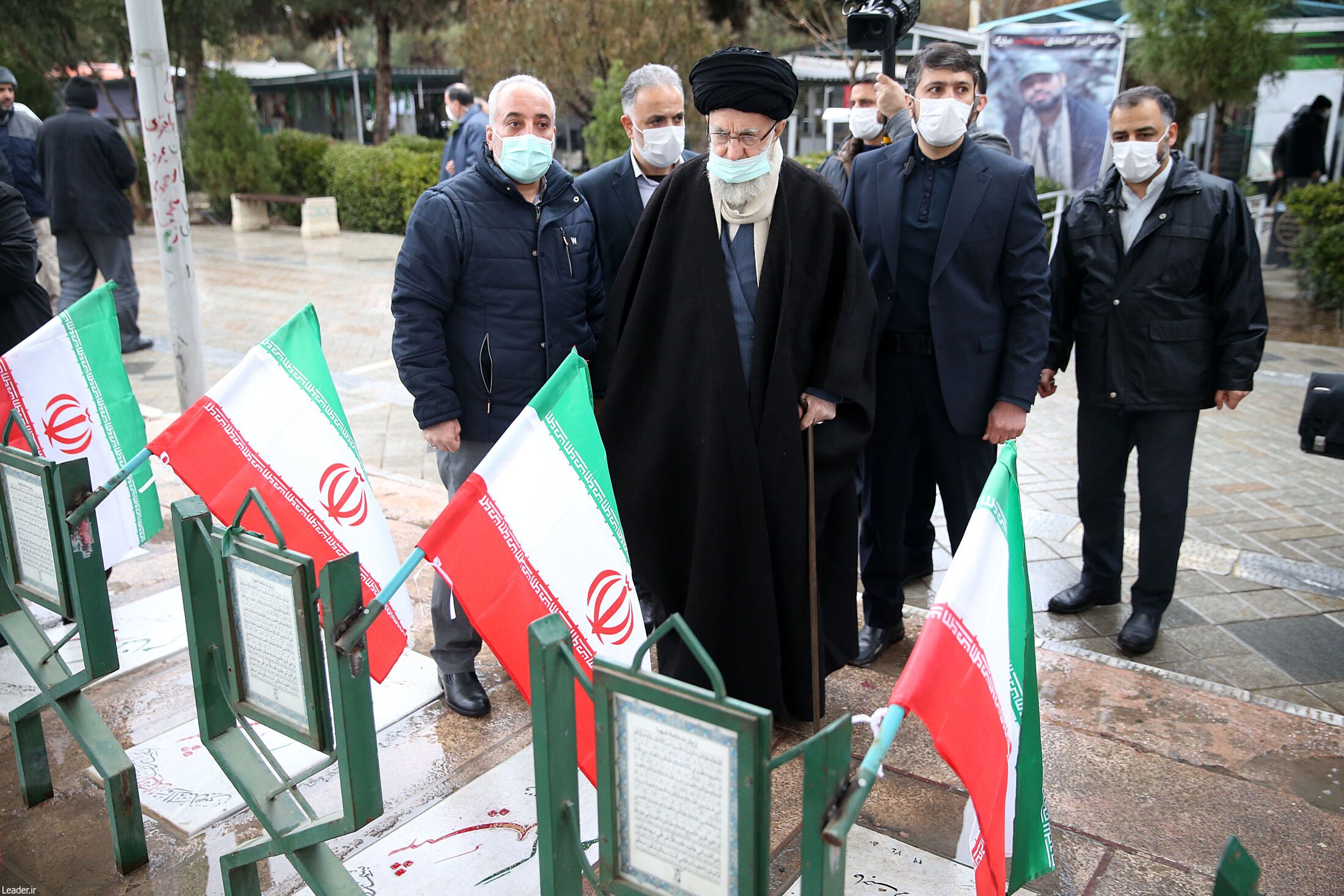 حضور رهبر انقلاب در مرقد امام خمینی (ره) و گلزار شهدا+ عکس
